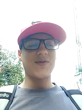 Snapshot of NoahLux chatting on October 16, 2025, 6:31 pm NoahLux online show from October 16, 2025, 6:31 pm