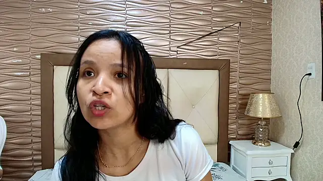 Snapshot of Miladiosa chatting on May 15, 2026, 12:01 pm Miladiosa online show from May 15, 2026, 12:01 pm