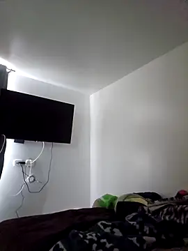 lunnaa  online show from September 10, 2025, 5:24 pm