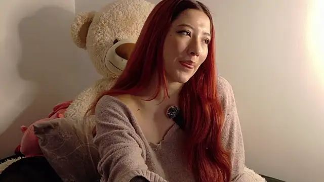 lunnaa  online show from November 27, 2025, 3:08 am