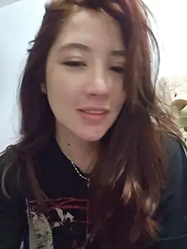 Snapshot of lunnaa_ chatting on May 28, 2026, 4:21 am lunnaa online show from May 28, 2026, 4:21 am