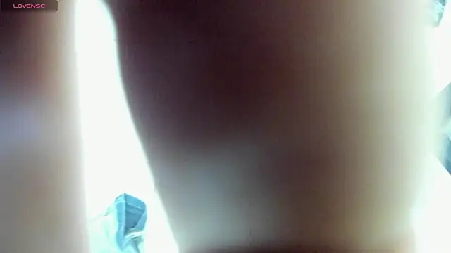 ALISSON BARKER online show from December 4, 2025, 12:14 pm