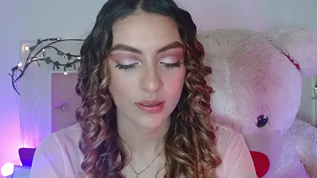 Snapshot of Ayleen_m chatting on May 26, 2026, 1:45 am Ayleen m online show from May 26, 2026, 1:45 am