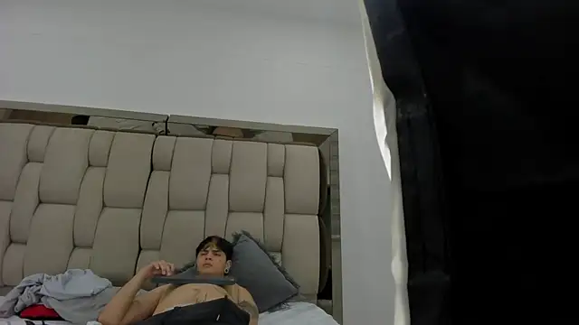 Snapshot of Mollyxketa1_ chatting on October 6, 2025, 2:53 am Mollyxketa1  online show from October 6, 2025, 2:53 am