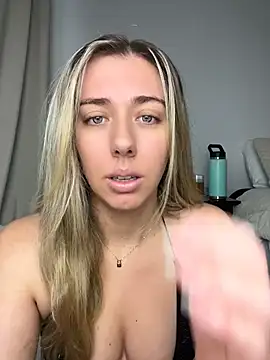 louiseberkeley online show from May 18, 2026, 1:56 am