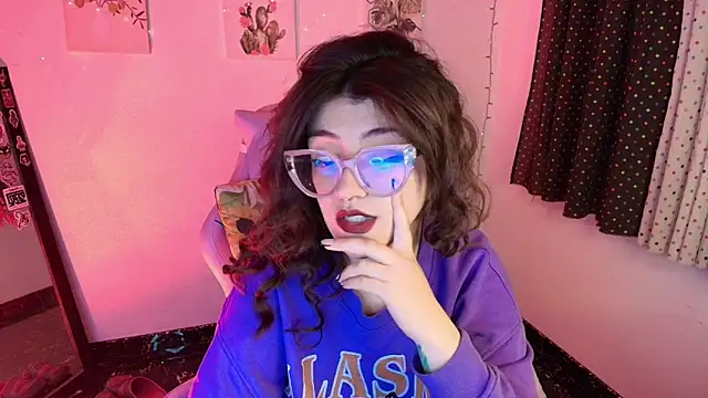 isaferrer06 online show from November 8, 2025, 5:18 am