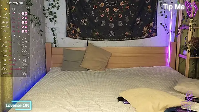 Bekky Hammon online show from October 14, 2025, 5:19 am