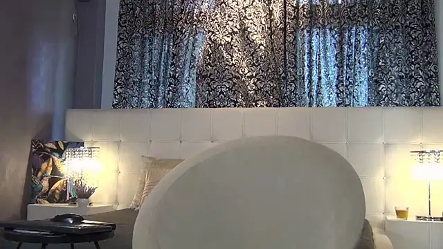 LadyValeriaXO online show from September 22, 2025, 10:06 am