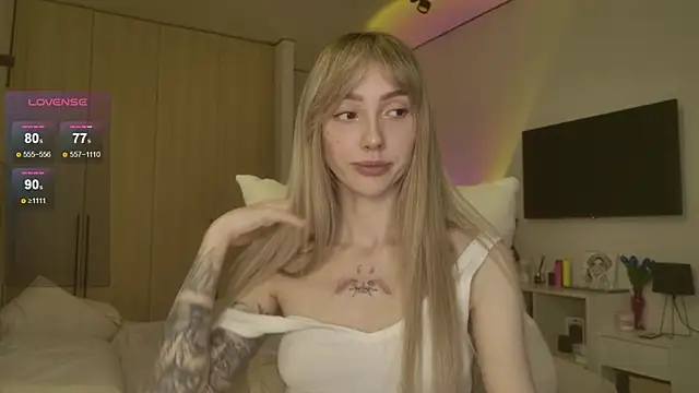 Lunainnk online show from April 10, 2026, 12:49 am