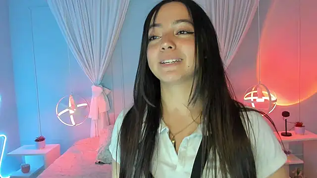 Lara Rouss  online show from September 23, 2025, 3:42 am