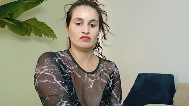 lizdevine online show from December 1, 2025, 7:08 pm