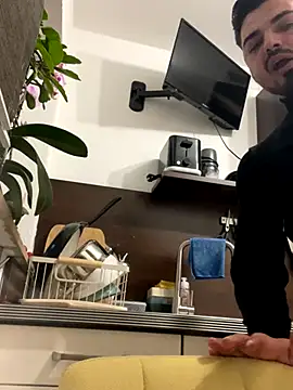 imooLoov online show from November 10, 2025, 4:28 pm