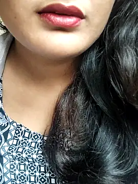 Cute pinkii online show from January 7, 2026, 10:51 am