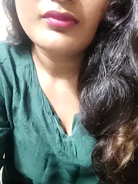 Cute pinkii online show from February 19, 2026, 7:32 pm