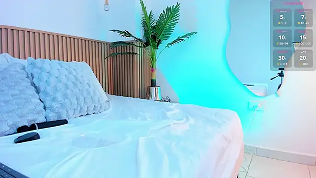 Nina sweetz12 online show from September 23, 2025, 7:39 pm