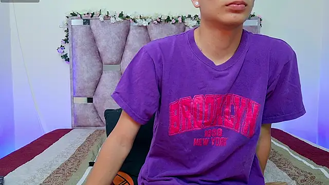 lana and liam  online show from October 15, 2025, 10:26 am