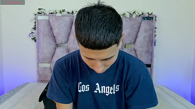 lana and liam  online show from November 9, 2025, 10:46 am