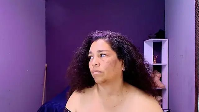 NinaBlazee online show from October 9, 2025, 7:23 pm
