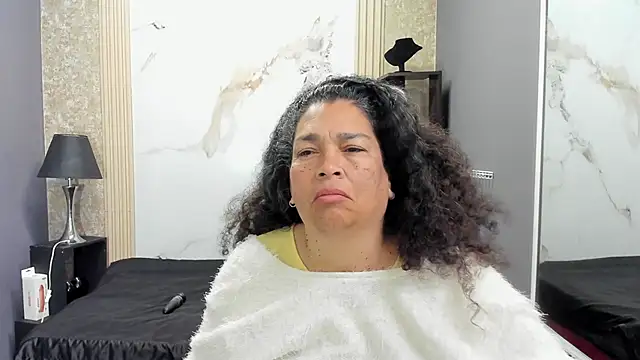 NinaBlazee online show from October 19, 2025, 10:49 am