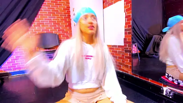 michaelmistress online show from October 3, 2025, 12:57 pm