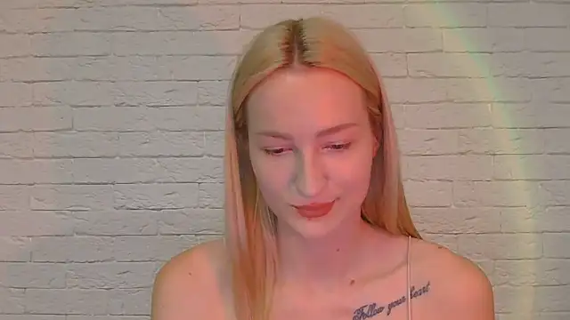 Snapshot of Alice_Sweet_01 chatting on June 16, 2026, 6:32 pm Alice Sweet 01 online show from June 16, 2026, 6:32 pm