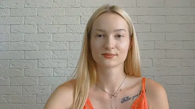 Snapshot of Alice_Sweet_01 chatting on July 2, 2026, 12:00 pm Alice Sweet 01 online show from July 2, 2026, 12:00 pm