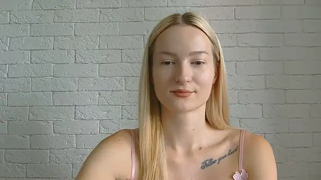 Snapshot of Alice_Sweet_01 chatting on July 12, 2026, 8:05 am Alice Sweet 01 online show from July 12, 2026, 8:05 am