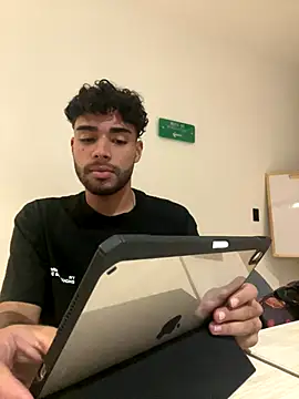 RaphaelDufort online show from October 30, 2025, 9:48 pm