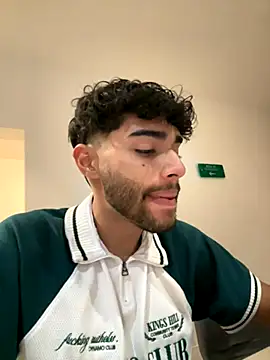 RaphaelDufort online show from November 28, 2025, 11:40 pm