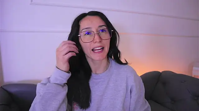 Ginevra esposito online show from February 9, 2026, 12:42 pm