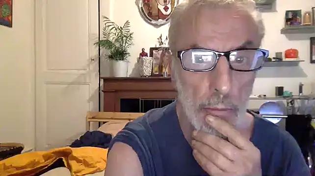 Snapshot of JF69100 chatting on February 2, 2026, 4:11 am JF69100 online show from February 2, 2026, 4:11 am