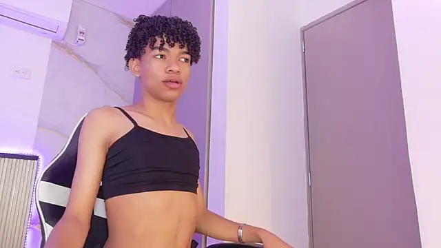 Ivone Rose  online show from October 12, 2025, 12:48 pm