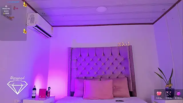 Diamond Piarce online show from September 28, 2025, 3:45 am