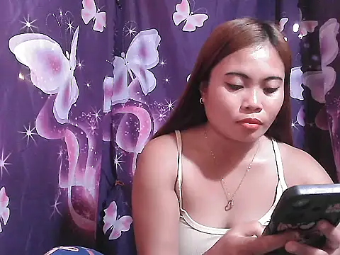 Hot Samantha4u online show from April 13, 2026, 10:59 pm