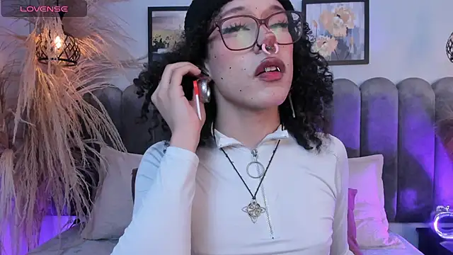 Dark nina  online show from October 22, 2025, 3:40 am