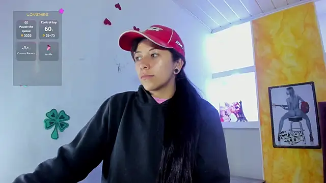 Raven Rouge  online show from April 18, 2026, 12:53 pm