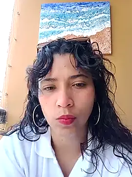 Vikyvoyeur online show from April 4, 2026, 5:43 pm