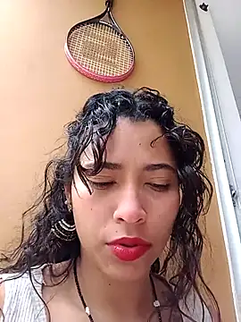 Vikyvoyeur online show from April 22, 2026, 6:20 pm