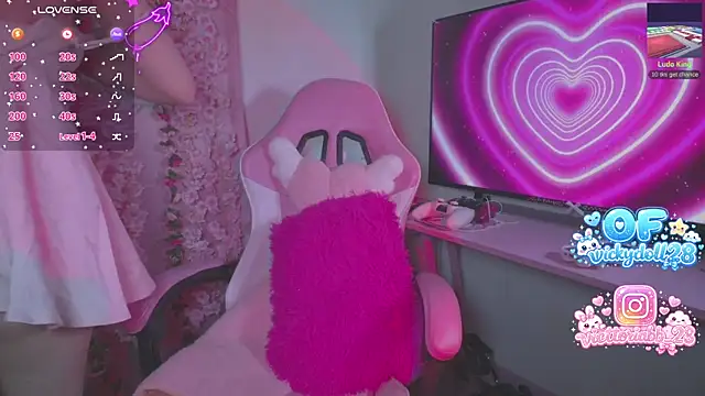 victoriabb28 online show from May 11, 2026, 3:34 am