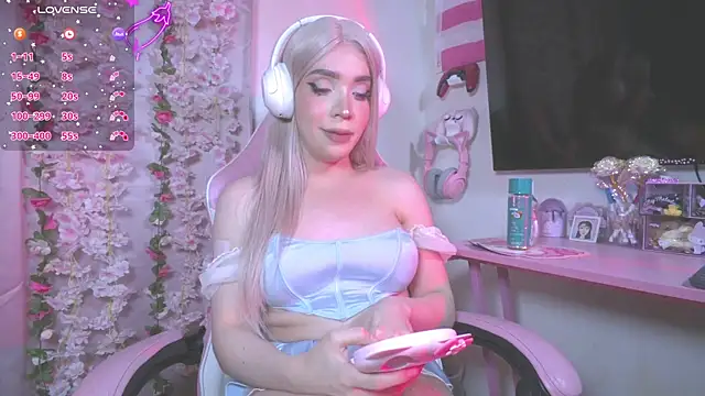 Snapshot of victoriabb28 chatting on July 3, 2026, 3:35 am victoriabb28 online show from July 3, 2026, 3:35 am