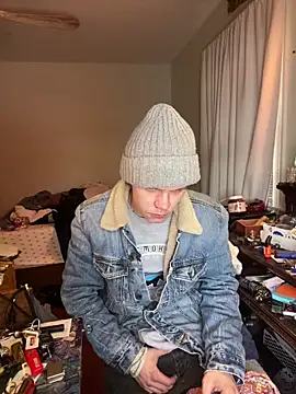 XanderOzzz online show from January 15, 2026, 1:37 pm