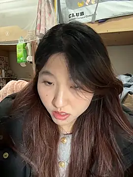 ououlovelove online show from February 8, 2026, 4:10 pm