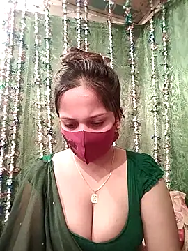 Snapshot of Payel_50 chatting on February 4, 2026, 10:36 pm Payel 50 online show from February 4, 2026, 10:36 pm