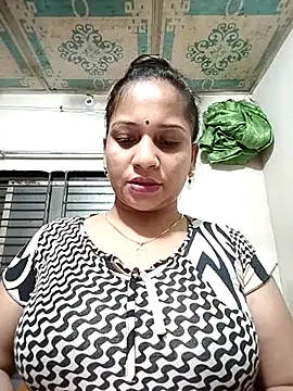 Snapshot of Payel_50 chatting on July 18, 2026, 5:50 pm Payel 50 online show from July 18, 2026, 5:50 pm