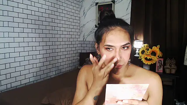 Latinahugecock online show from October 4, 2025, 8:34 am