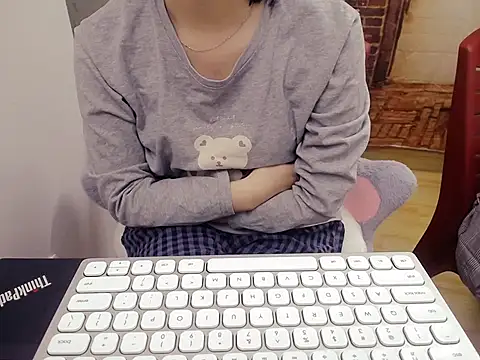 Lamoon 2k online show from October 30, 2025, 3:30 am