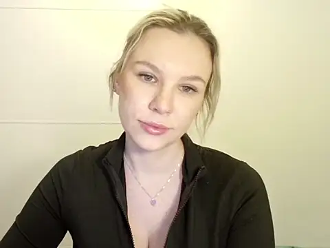 SadieBrilliance online show from October 16, 2025, 6:20 pm