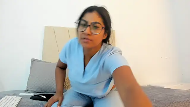  Miaa khalifa  online show from November 4, 2025, 12:37 pm