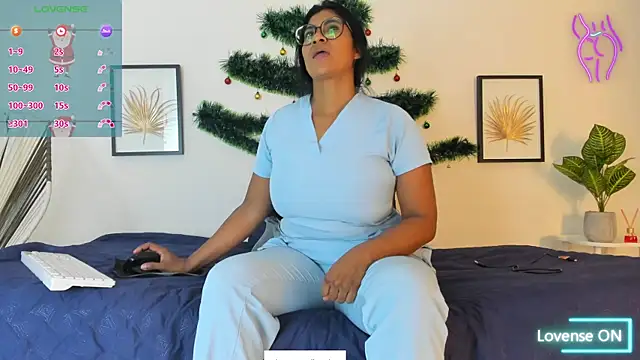  Miaa khalifa  online show from December 3, 2025, 12:36 pm