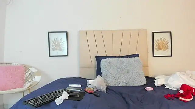  Miaa khalifa  online show from March 23, 2026, 12:09 pm